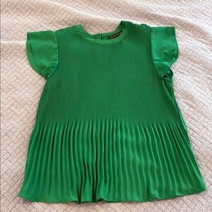 Adrianna Papell Green Pleated A-line Top with Cap Sleeves